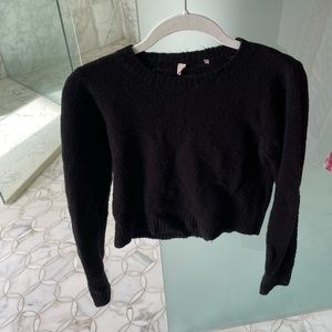 Plain black cropped sweater